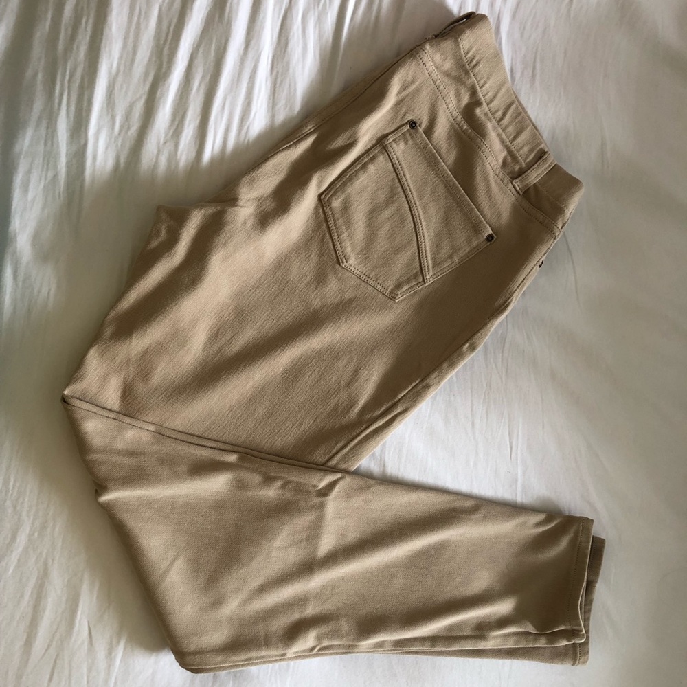 Khaki Leggings With Back Pockets